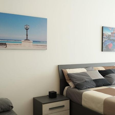 Homega - City Center New Apartment Bari Buitenkant foto
