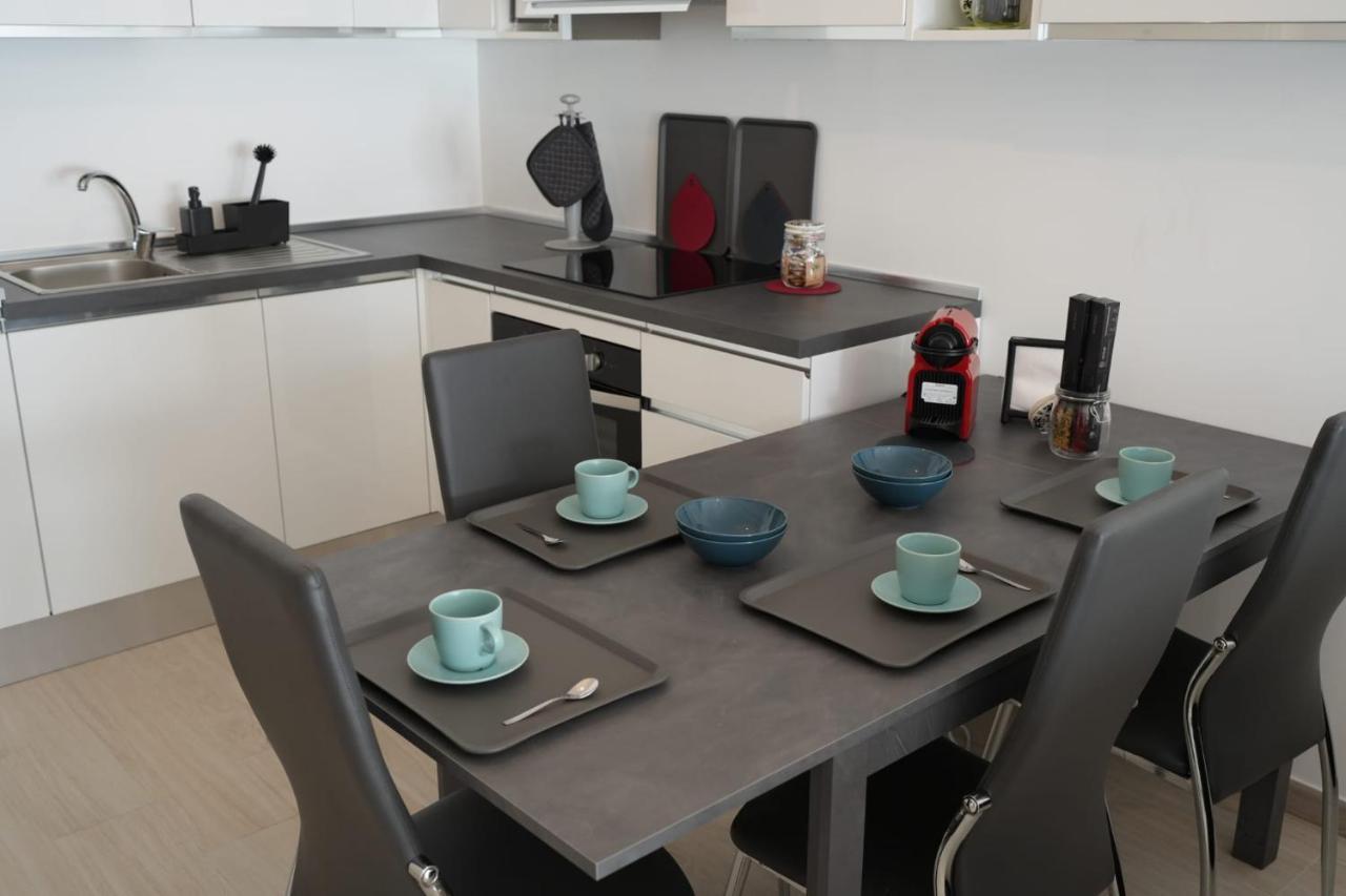 Homega - City Center New Apartment Bari Buitenkant foto