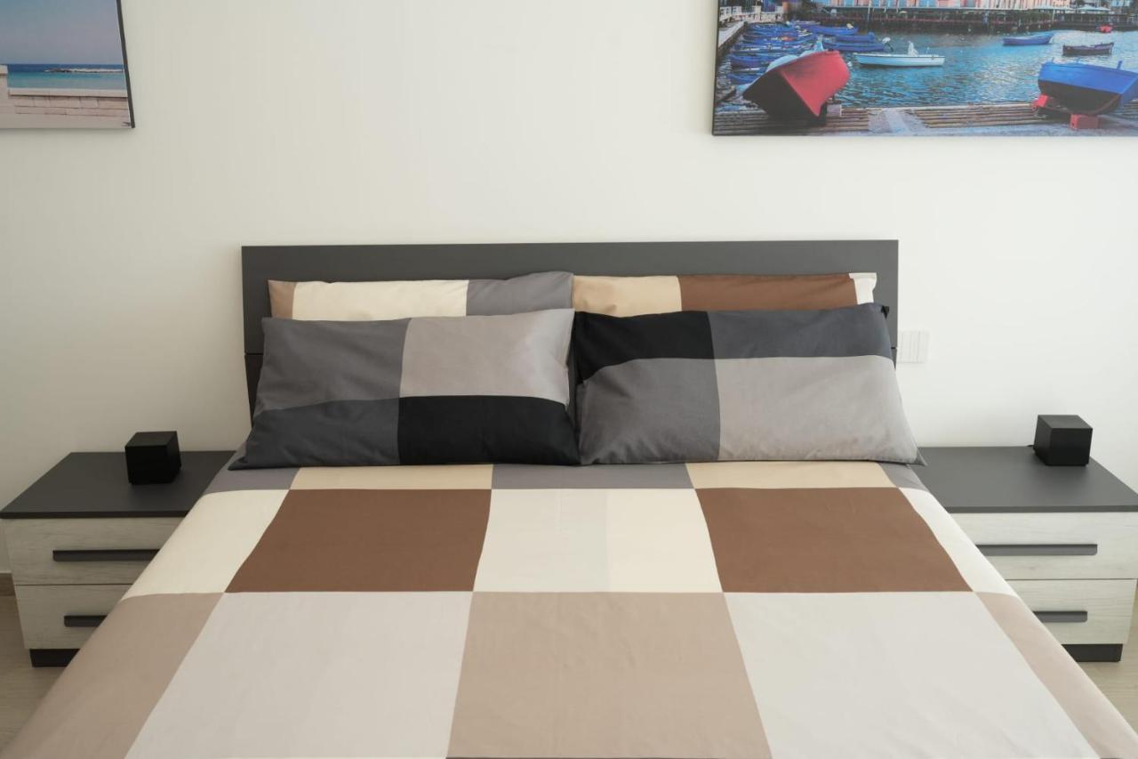 Homega - City Center New Apartment Bari Buitenkant foto